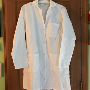 White lab coat—Excellent condition—NWT!!